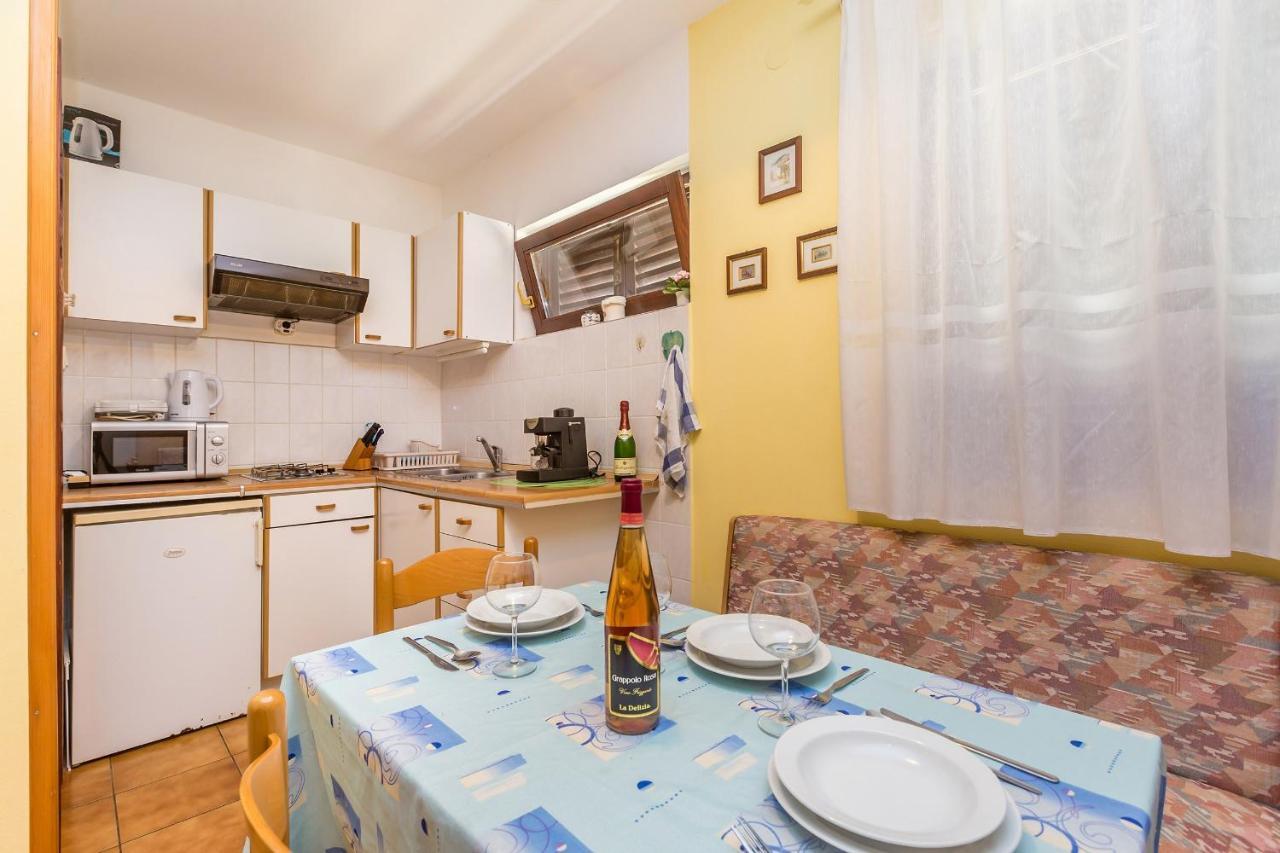 Apartments With A Parking Space Njivice, Krk - 5325 Exterior foto